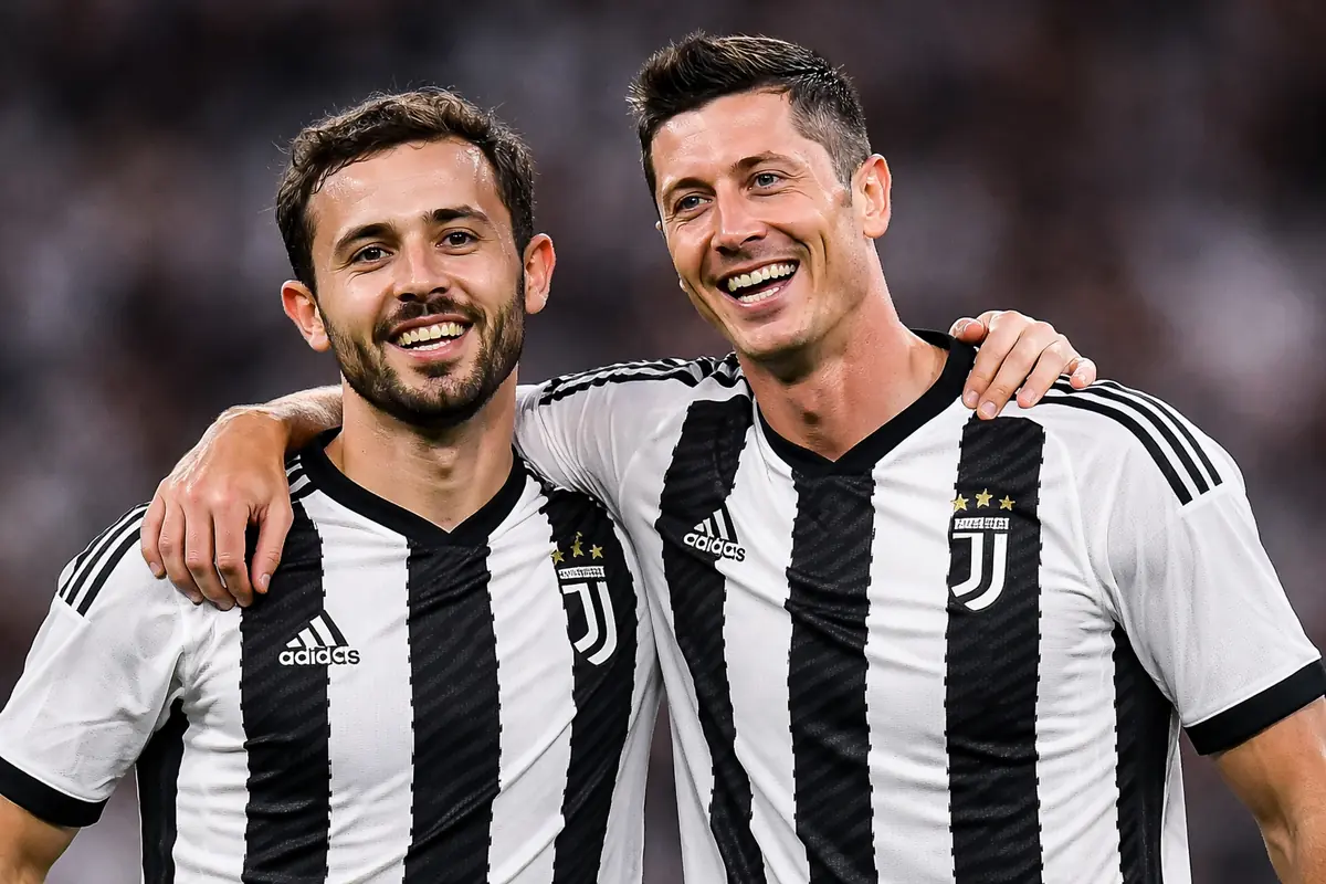 Bernardo Silva e Lewandowski con la maglia della Juve